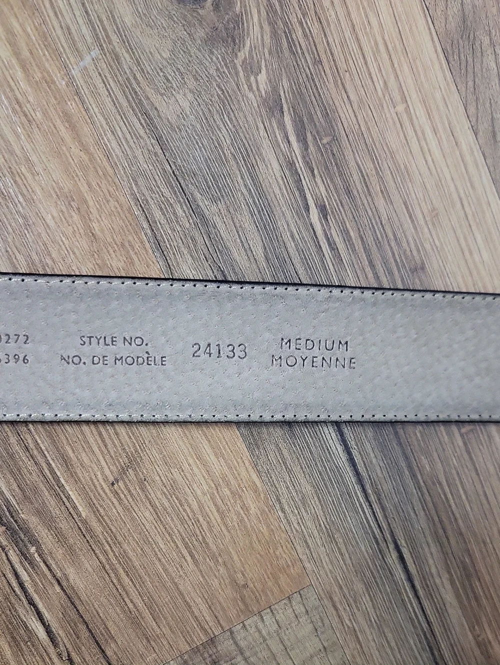 Vtg LIZ CLAIBORNE Black Leather Belt With Chunky Floral Goldtone Buckle - M/28.5